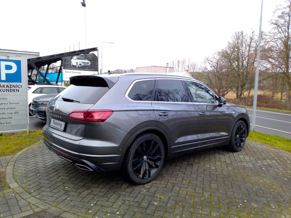 VW Touareg R-line