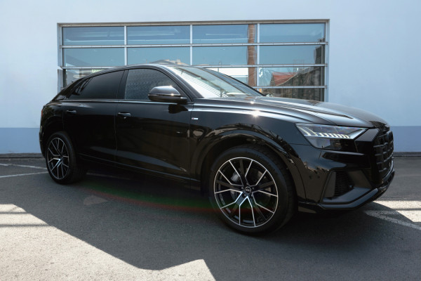 AUDI Q8 quattro