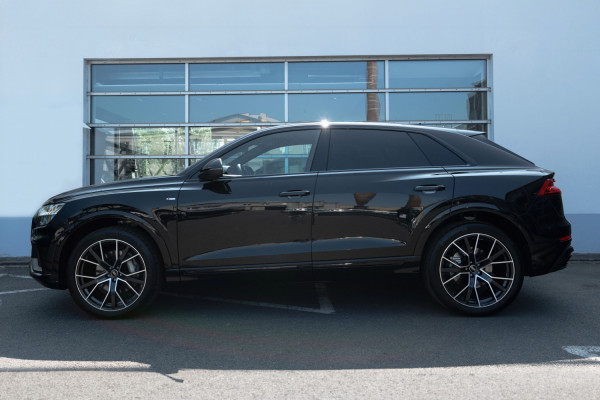 AUDI Q8 quattro