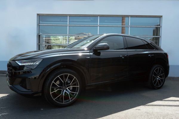 AUDI Q8 quattro