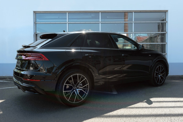 AUDI Q8 quattro